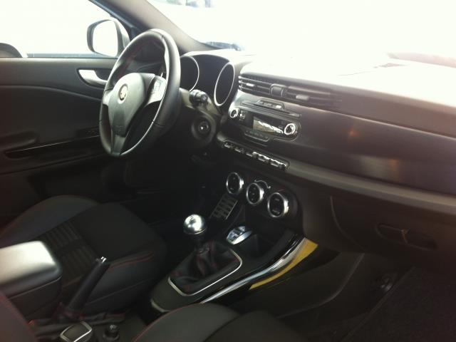 Alfa Romeo Giulietta 2.0 JTDM DISTINCTIVE 140