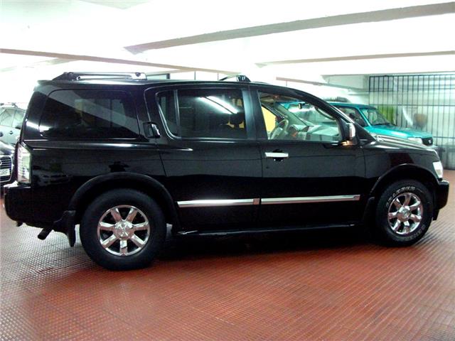Infiniti QX56 .