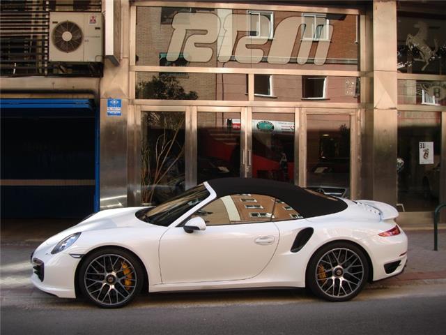 Porsche 911 Turbo S Cabriolet PDK