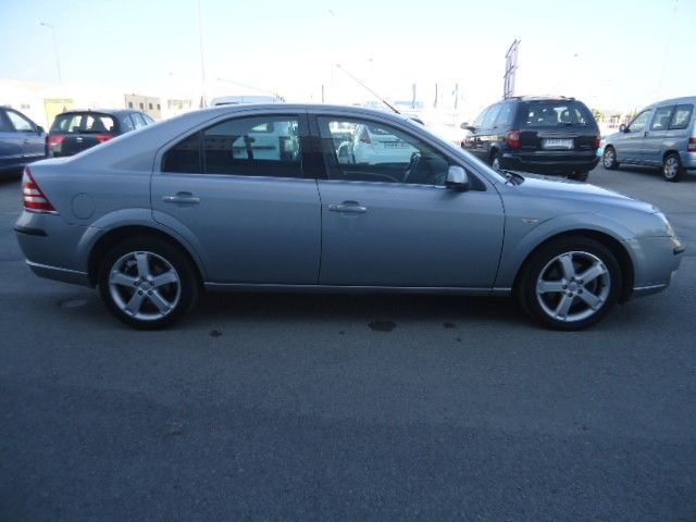 Ford Mondeo 2.0 Tdci Futura 130