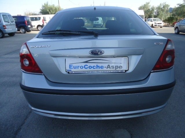 Ford Mondeo 2.0 Tdci Futura 130