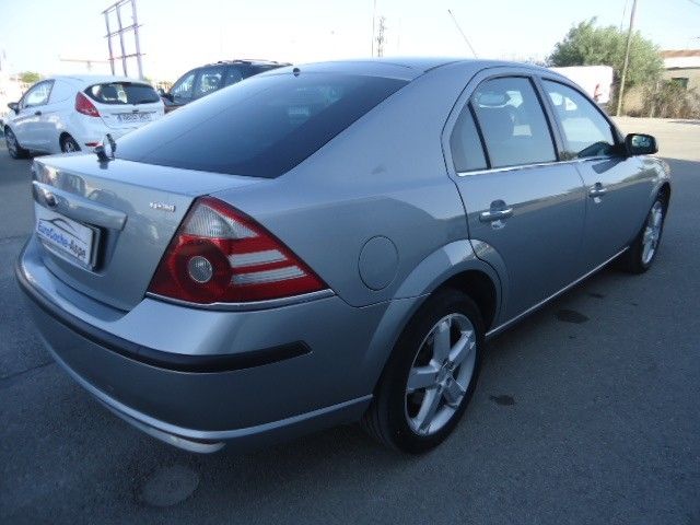 Ford Mondeo 2.0 Tdci Futura 130