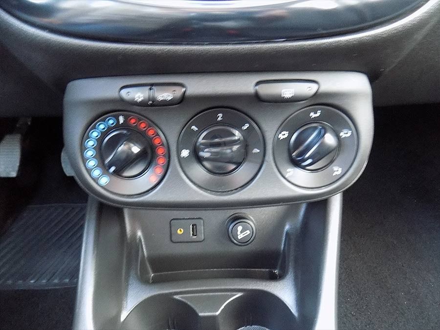 Opel Corsa 1.4 90 Selective