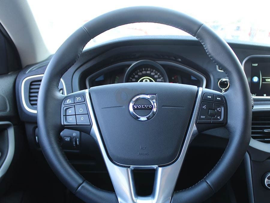 Volvo V40 D3 2.0 150 AUTOMÁTICO Momentum