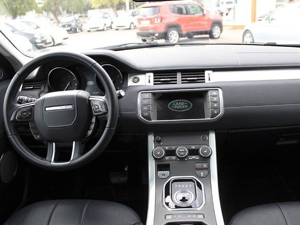 Land Rover Range Rover Evoque 2.0 TD4 180 AUTO Se  Dynamic 3