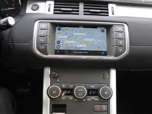 Land Rover Range Rover Evoque 2.0 TD4 180 AUTO Se  Dynamic 3