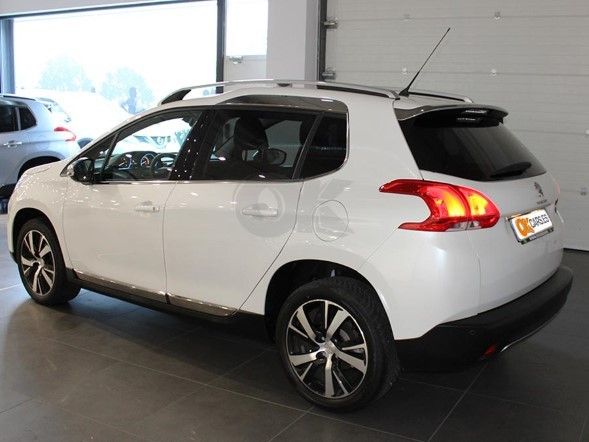 Peugeot 2008 1.6 BLUEHDI 120 Allure