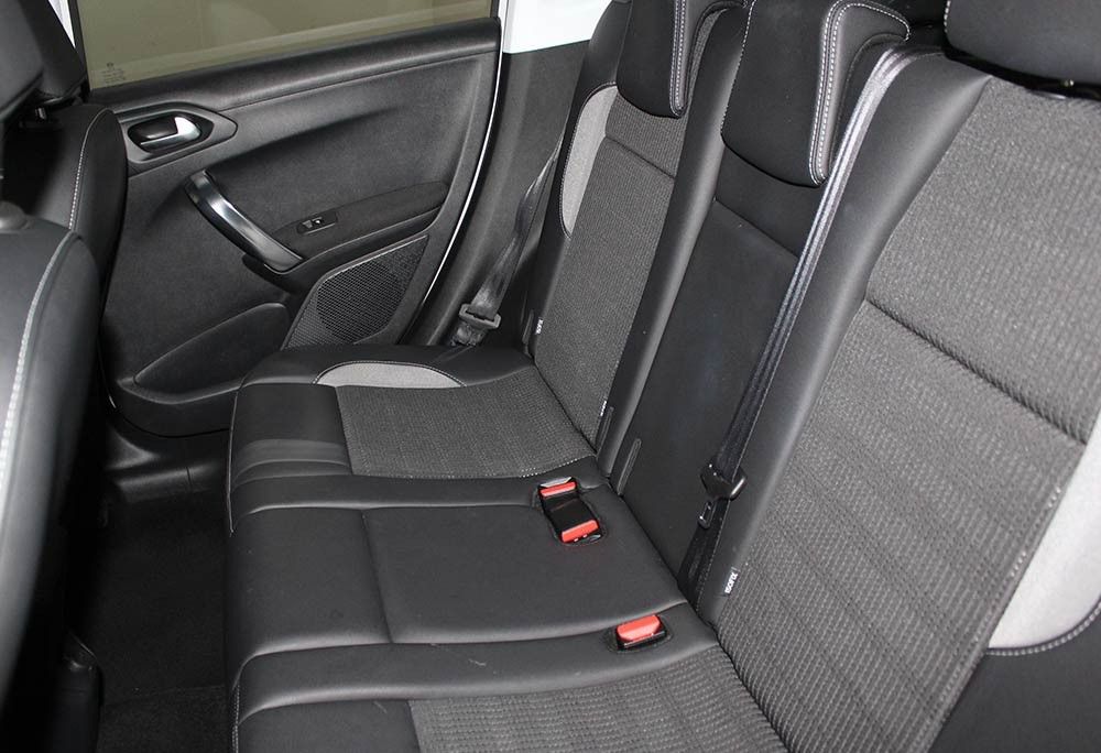 Peugeot 2008 1.6 BLUEHDI 120 Allure