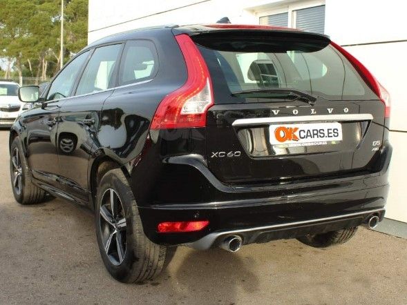 Volvo XC 60 D5 2.4 220 CA 4X4 AUTOMATICO R-design Momentum
