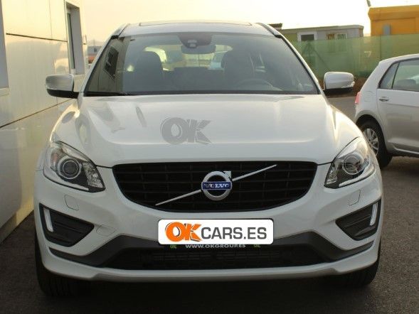 Volvo XC 60 D5 2.4 220 CA 4X4 AUTOMATICO R-design Momentum