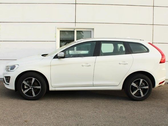 Volvo XC 60 D5 2.4 220 CA 4X4 AUTOMATICO R-design Momentum