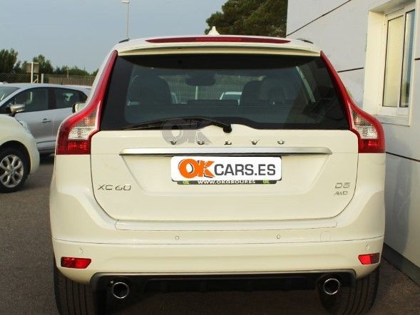 Volvo XC 60 D5 2.4 220 CA 4X4 AUTOMATICO R-design Momentum