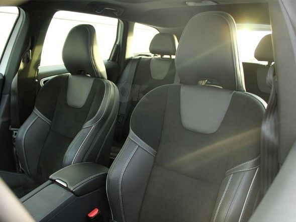Volvo XC 60 D5 2.4 220 CA 4X4 AUTOMATICO R-design Momentum