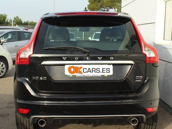 Volvo XC 60 D5 2.4 220 CA 4X4 AUTOMATICO R-design Momentum