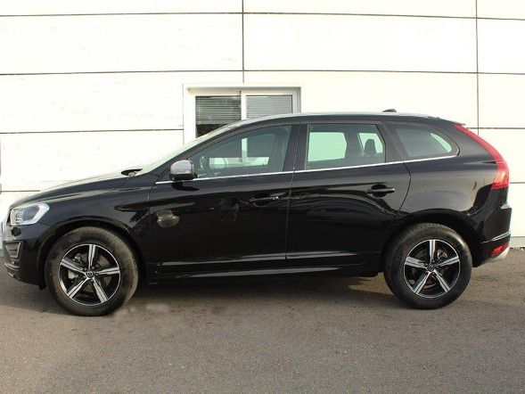 Volvo XC 60 D5 2.4 220 CA 4X4 AUTOMATICO R-design Momentum