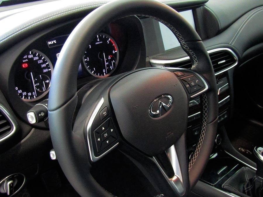 Infiniti Q30 1.5 D 109 Premium Tech