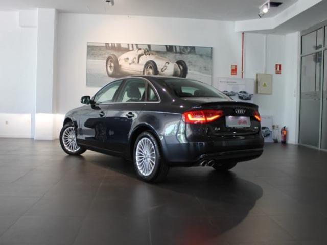 Audi A4 A4 2.0TDI DPF S line edition 1