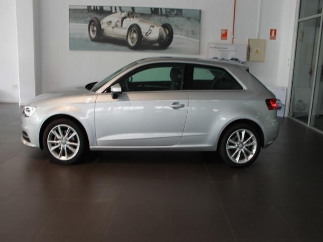 Audi a3 1.6 TDI Attraction Edici&