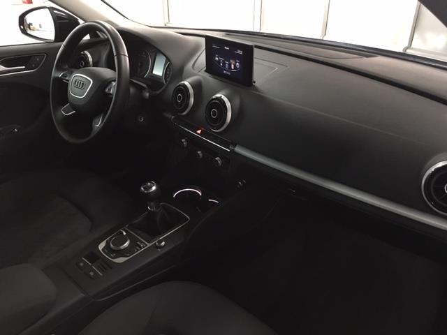 Audi a3 1.6 TDI Attraction Edici&