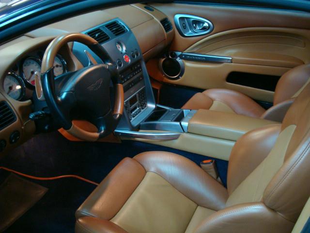 Aston Martin V12 Vanquish .
