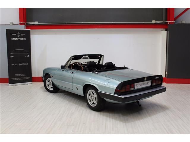 Alfa Romeo Spider 2.0