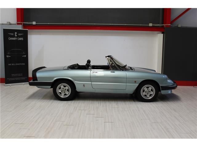 Alfa Romeo Spider 2.0