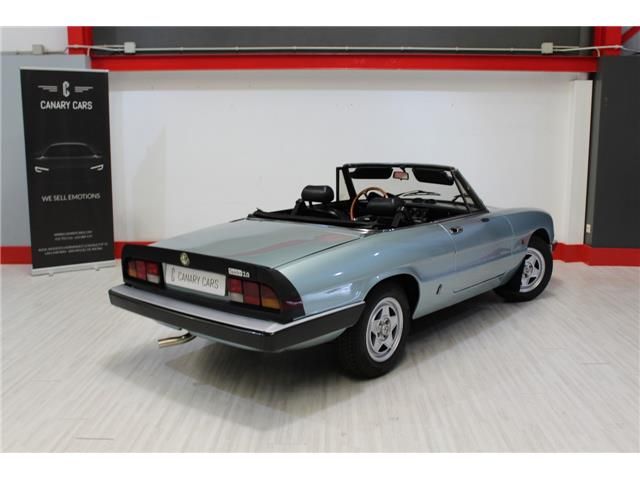 Alfa Romeo Spider 2.0