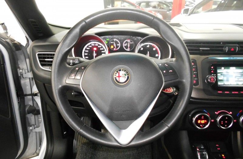 Alfa Romeo Giulietta 1.6 JTDM 105cv