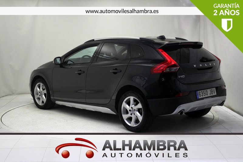Volvo V40 2.0 D4 MOMENTUM