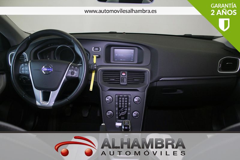 Volvo V40 2.0 D4 MOMENTUM