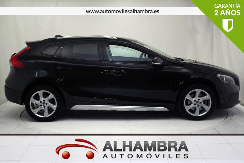 Volvo V40 2.0 D4 MOMENTUM