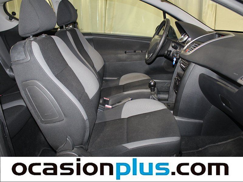 Peugeot 207 1.6 HDI Confort 66 kW (90 CV)
