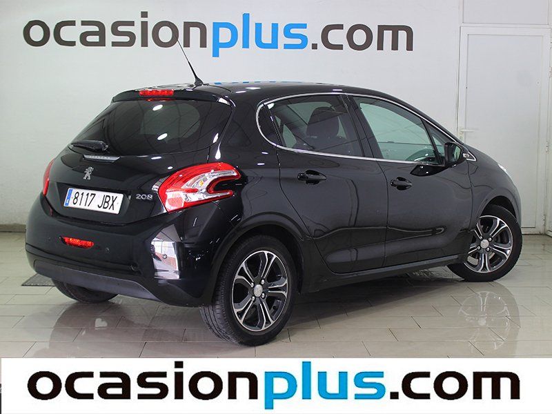 Peugeot 208 1.2L PureTech Allure 60 kW (82 CV)