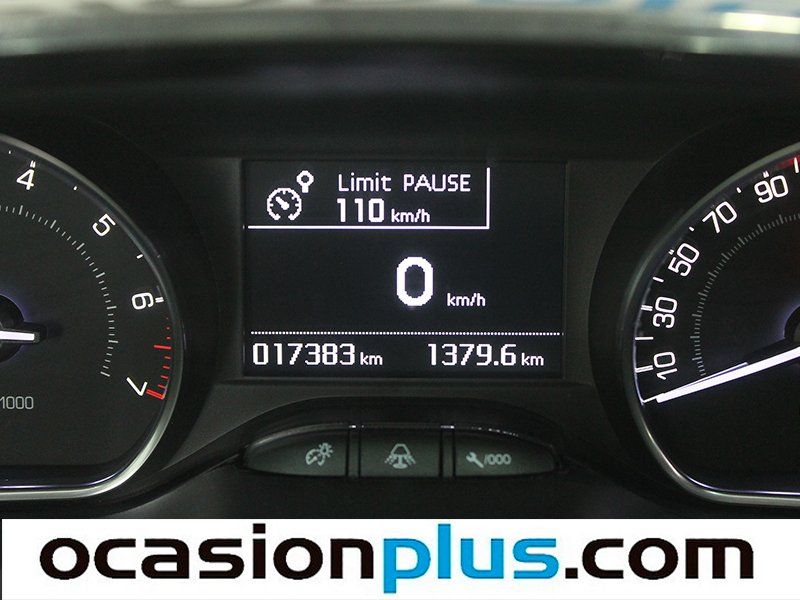 Peugeot 208 1.2L PureTech Allure 60 kW (82 CV)