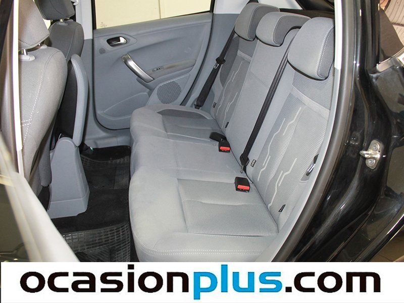 Peugeot 208 1.2L PureTech Allure 60 kW (82 CV)