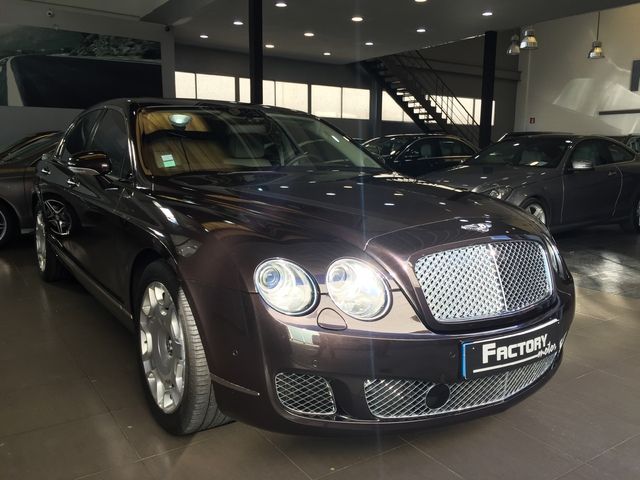 Bentley Continental FLYING SPUR 411kW (552CV)