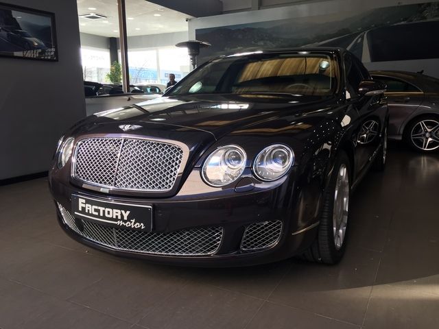 Bentley Continental FLYING SPUR 411kW (552CV)