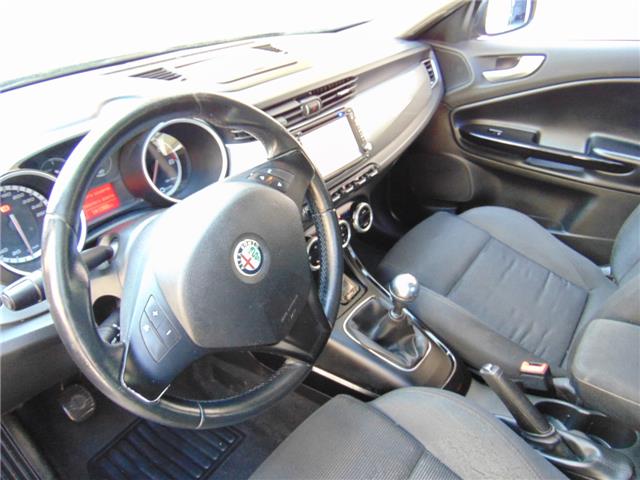 Alfa Romeo Giulietta 1.6JTDm Distinctive navi