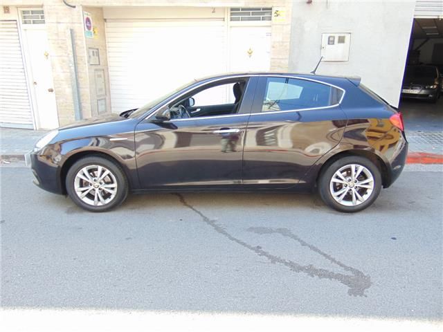 Alfa Romeo Giulietta 1.6JTDm Distinctive navi
