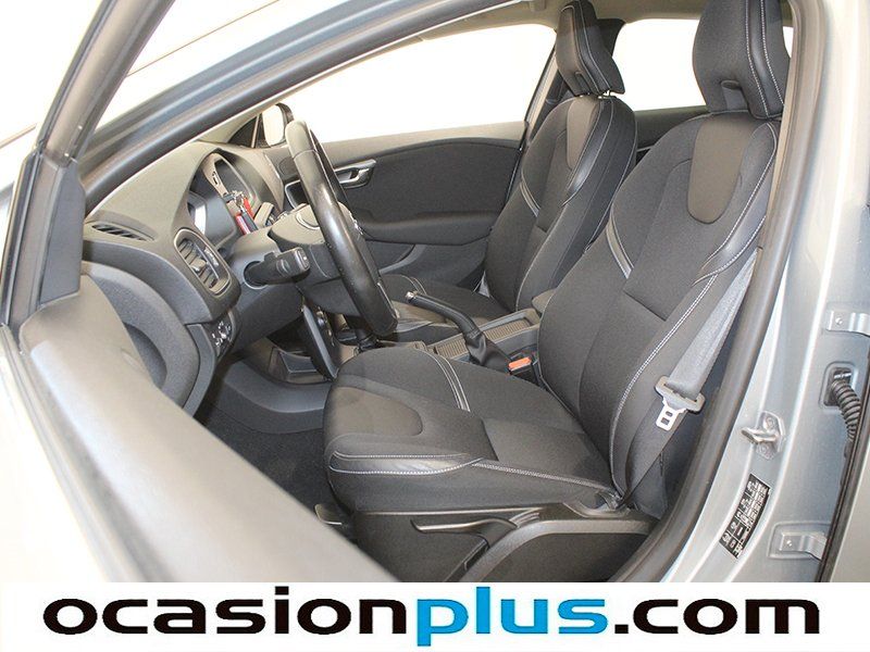 Volvo V40 D3 Momentum 110 kW (150 CV)