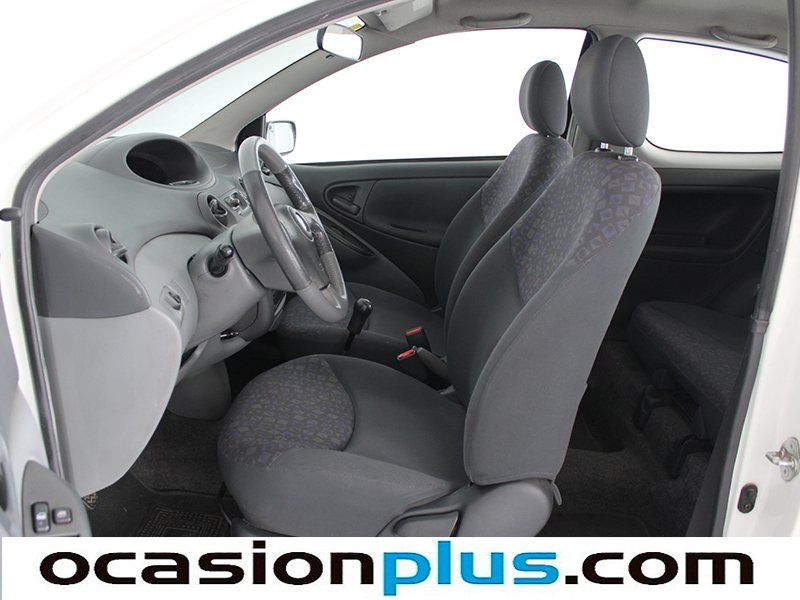 Toyota Yaris 1.3 LINEA LUNA 86CV