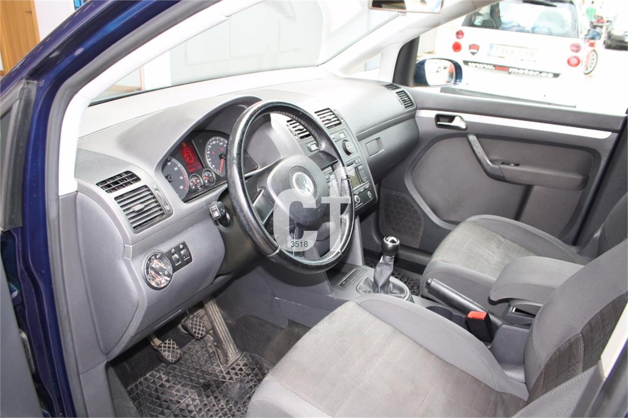Volkswagen Touran 1.6 FSI Traveller