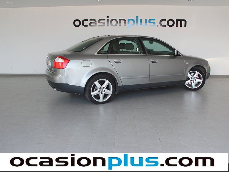 Audi A4 2.4 170CV