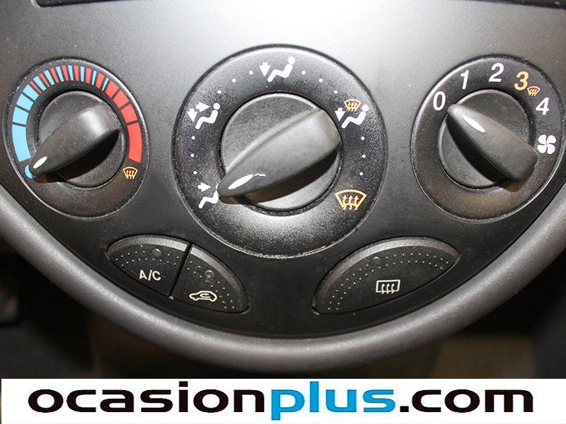 Ford Focus 1.6 Ambiente 74 kW (100 CV)