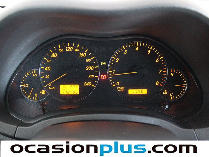 Toyota Avensis 1.8 VVT-i Sol 129CV