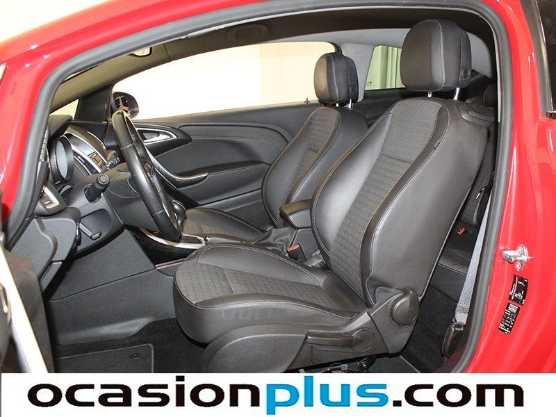 Opel Astra 1.4 Turbo GTC SANDS Selective 103 kW (140 CV)