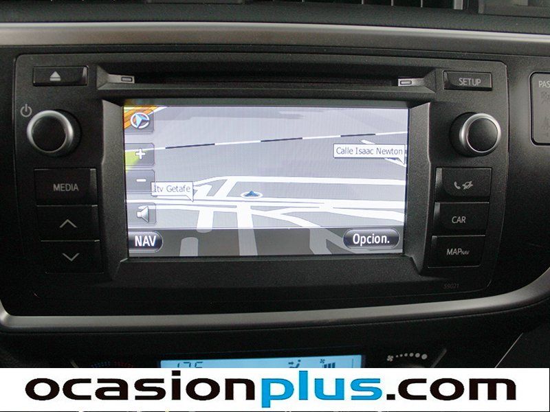 Toyota Auris Hybrid Advance 100 kW (136 CV)