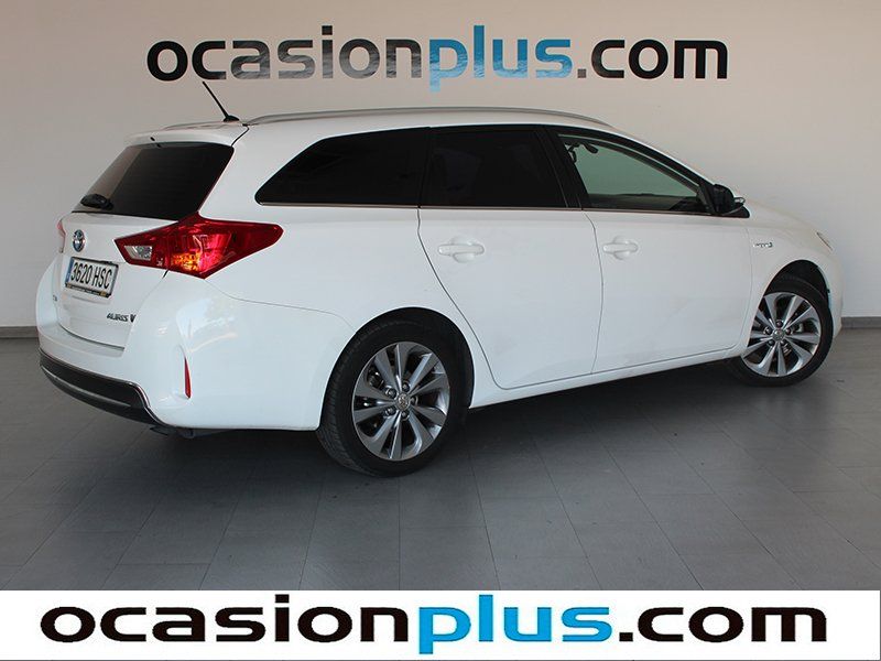 Toyota Auris Hybrid Advance 100 kW (136 CV)