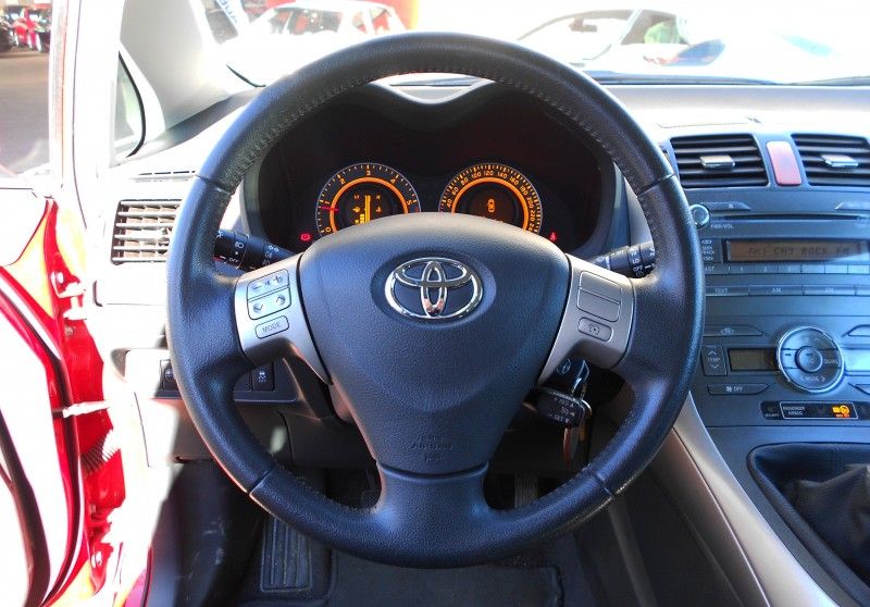 Toyota Auris 2.0 D4D Luna Plus