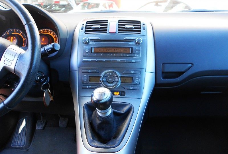 Toyota Auris 2.0 D4D Luna Plus